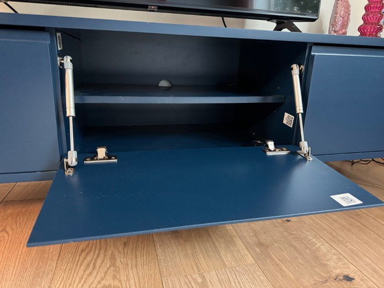 Image 1 of buffet bleu foncé