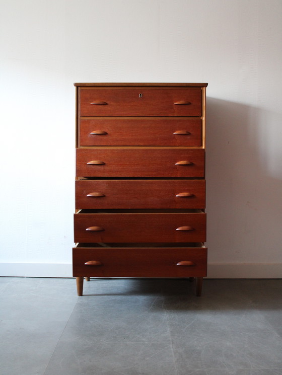 Image 1 of Vintage Danish teak chest of drawers, tall and narrow!