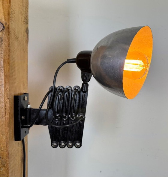 Image 1 of Industriële Midcentury Schaar Wandlamp, Jaren 50