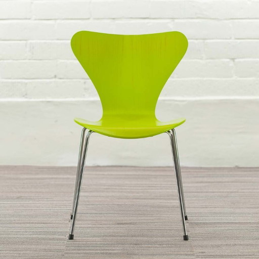 Fritz Hansen Series 7 Reception Chair