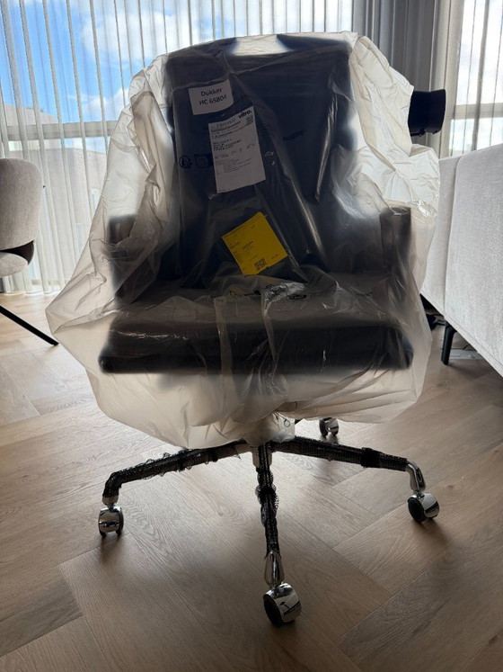 Vitra Soft Pad Chair EA 219, Cuir noir, Chaises de bureau, Chrome, Design (photo 3 sur 4)