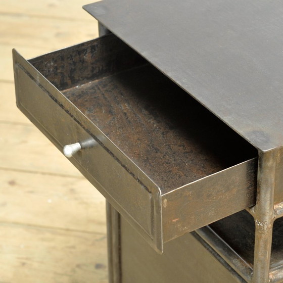 Image 1 of IJzeren nachtkastje, circa 1920