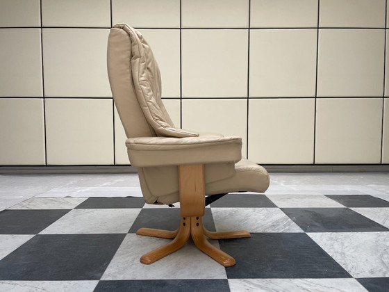 Poltrona Reclinabile Girevole in Pelle, Crema, Poltrone relax, Legno, Vintage (foto 11 di 13)