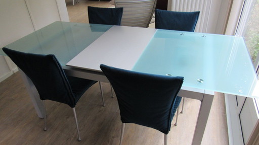 Bontempi eettafel + 4 Bonaldo eetkamerstoelen