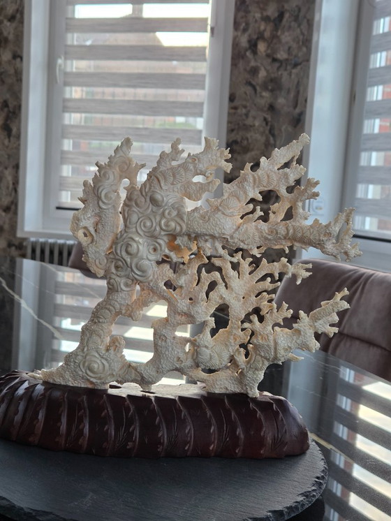 Image 1 of 20th century sculpted group in white coral (ref 4121)