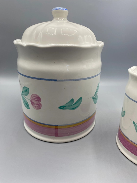 Set di 2 Barattoli Contenitori Vintage in Maiolica – Decorazione Floreale – Circa – Oggetti decorativi (photo 3 of 10)