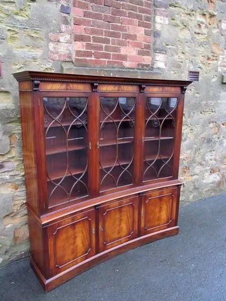 Image 1 of Caja curva de caoba con cristal astral