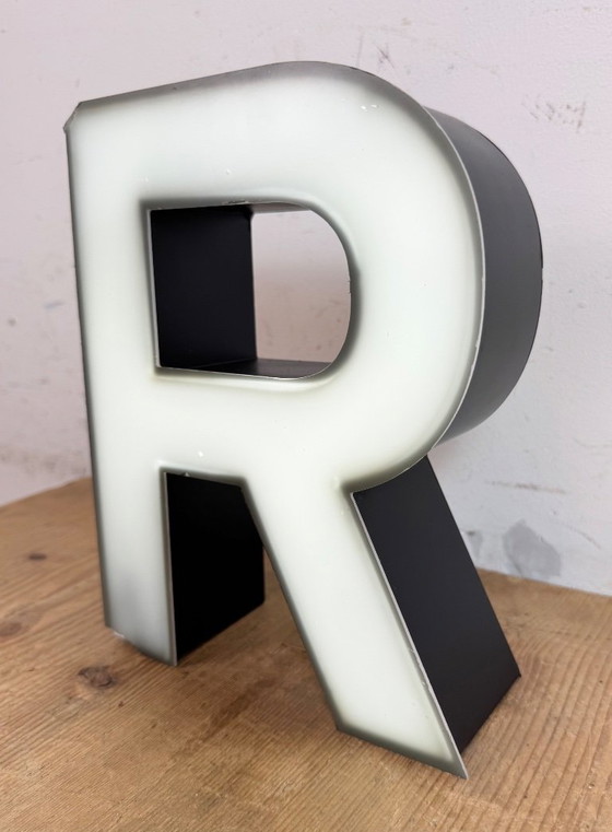 Image 1 of Lettre R lumineuse grise vintage, années 1970
