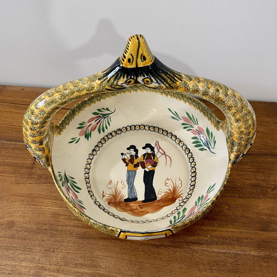 Image 1 of Henriot aardewerken mand