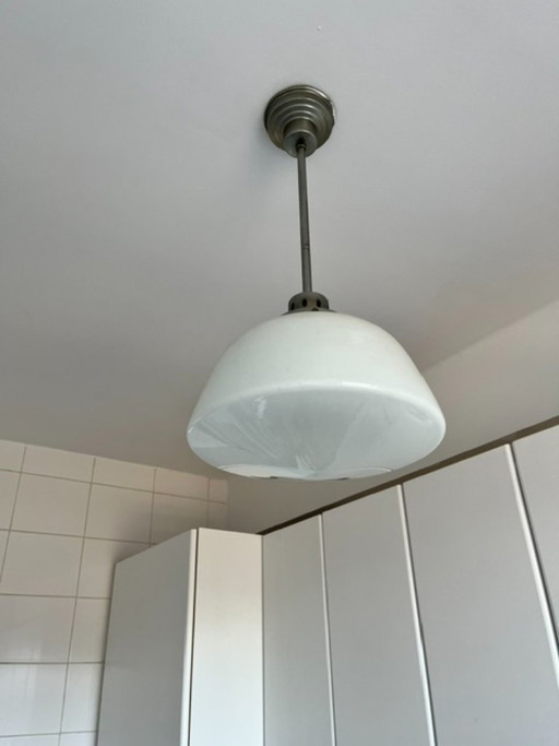Plafonnier avec abat-jour en verre blanc