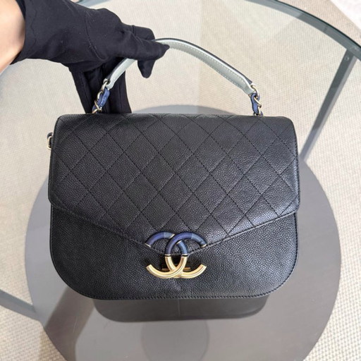 Chanel Coco Curve Cuba - Caviale medio, nero, finiture dorate