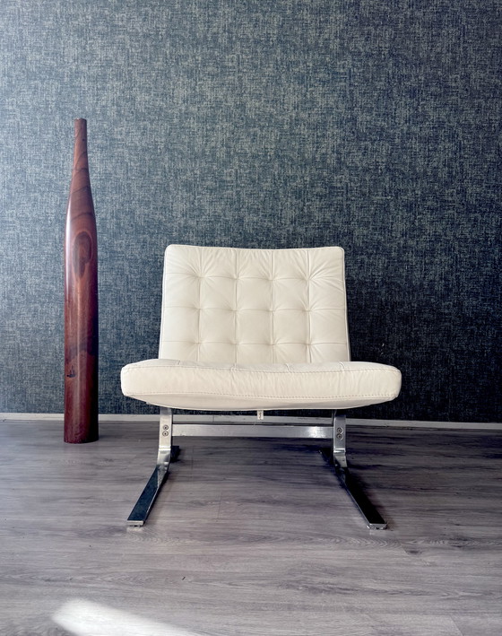 Image 1 of Vintage Italian Lounge Chair in White Leather, 1970s