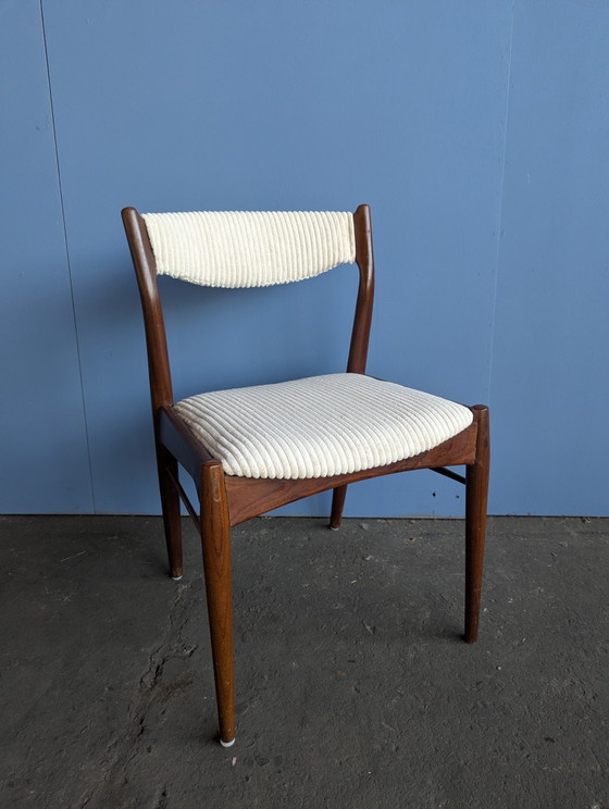 Image 1 of Midcentury Deense teak stoel- nieuwe boucle stof