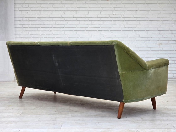 Image 1 of Jaren 70, Deens ontwerp van Kurt Østervig, 3-zitsbank, meubelvelours, teakhout.