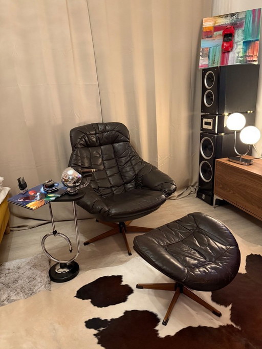 H.W. Klein para Bramin – Sillón con reposapiés – Piel auténtica – Años 60 – Excelente estado