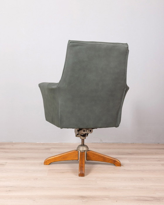 Image 1 of Vintage 50s Leather Swivel Armchair Designed by Anonima Castelli