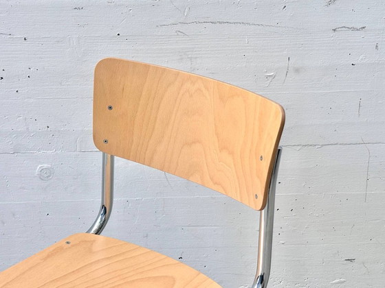 Image 1 of Juego de 4 sillas voladizas Thonet S43 de Mart Stam, fabricadas con tubos de acero cromado y madera contrachapada de haya.