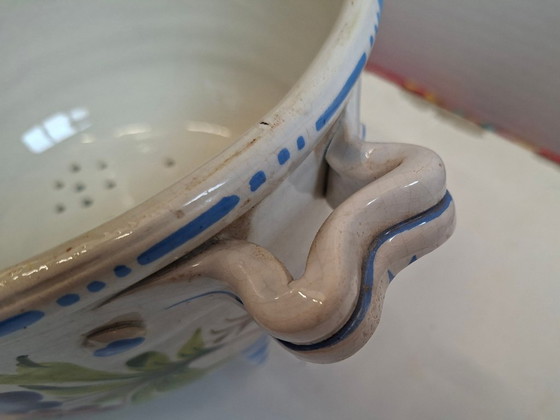 Image 1 of Raro Scolapasta Antico in Ceramica di Bassano – Dipinto a Mano – 1950
