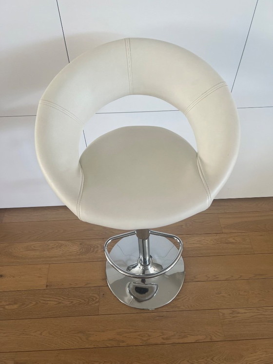 Image 1 of 4 bar stools adjustable in height