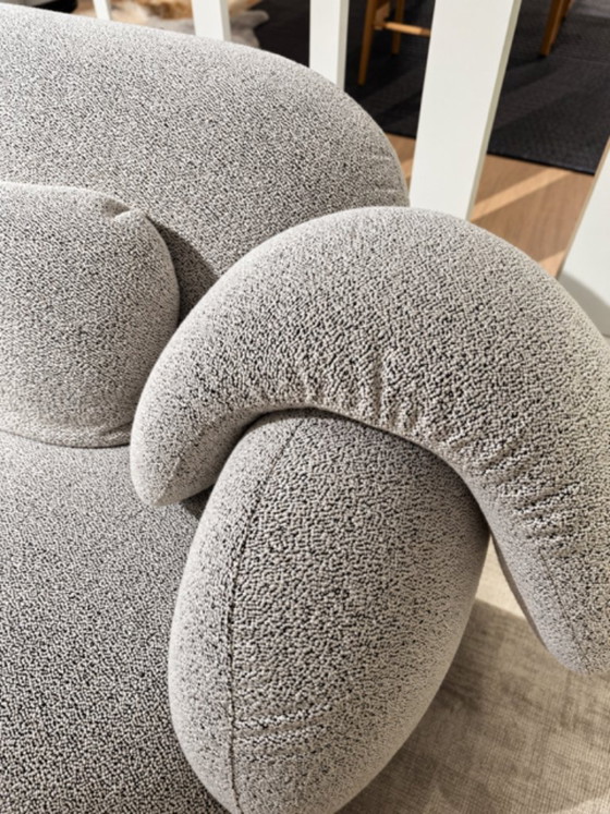 Leolux PULLA Corner Sofa 3-seater with medium chaise longue – Textile, Wood (photo 2 of 5)