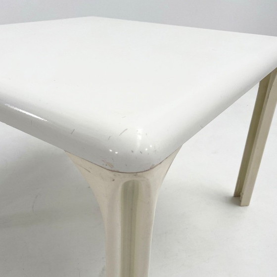 White Stadio Dining Table by Vico Magistretti for Artemide, 1970s – Plastic (photo 4 of 9)