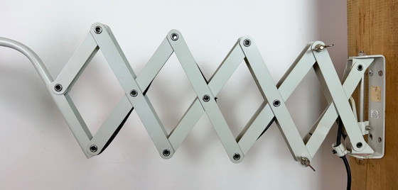 Image 1 of Grijze Duitse industriële schaarwandlamp van SIS, jaren 60.