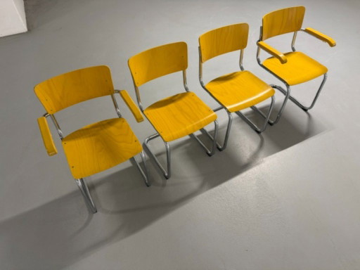 Ensemble de quatre chaises cantilever Thonet Mart Stam Modèle S43