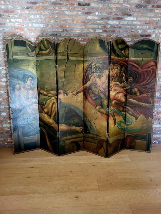 Image 1 of Zeldzaam handgeschilderd Art Deco kamerscherm – in de stijl van Michelangelo’s “Schepping van Adam” (ca. 1920–1935)