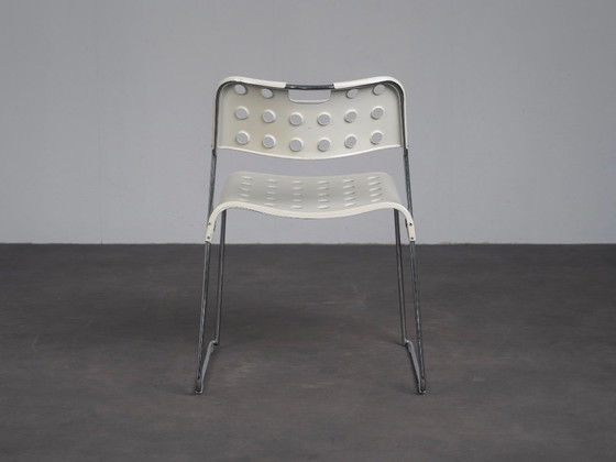 https://papadante.com/product/omstak-chair-by-rodney-kinsman-for-bieffeplast-italy-1970s/ – Eetkamerstoelen (photo 4 of 8)