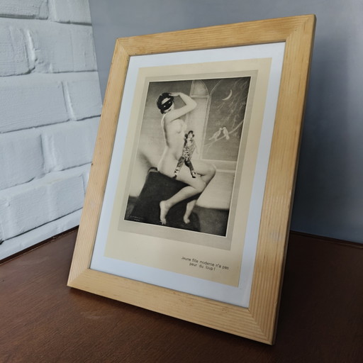 Originele Art Deco naaktfoto van J. Mandel uit Parijs – Authentieke vintage tijdschriftpagina – Ingelijst – 27 × 21 cm