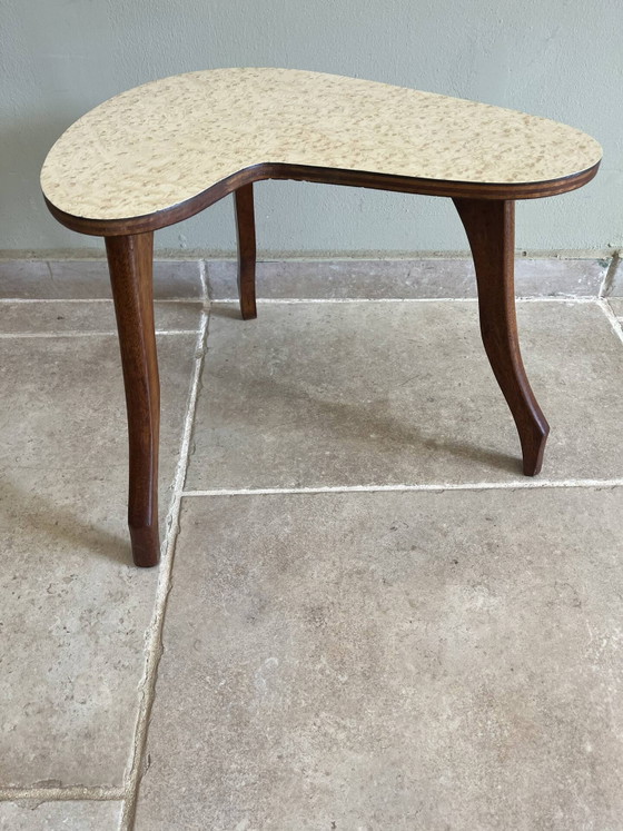 Small tripod side table in bean shape – 1950s/60s style – Wood, Mid Century Modern (photo 12 of 12)