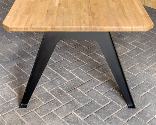 Table de design industriel