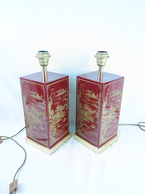 Pair of vintage LE DAUPHIN Japanese-style lamps in red and gold lacquer, Chinoiserie-style brass base, 1970s