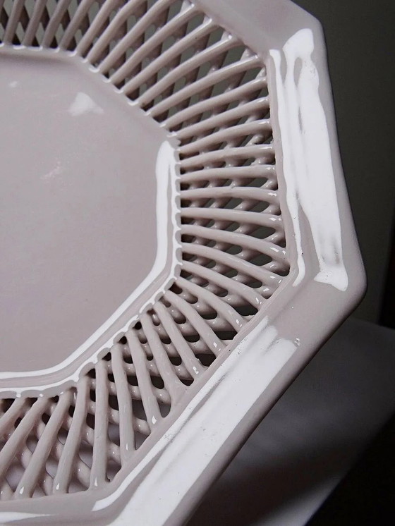 Bol octogonal en porcelaine tissée rose pâle, circa 1950. – Mid Century Modern (photo 9 of 13)