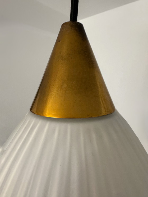 Image 1 of Opaline Scandinavische stijl 60's hanglamp