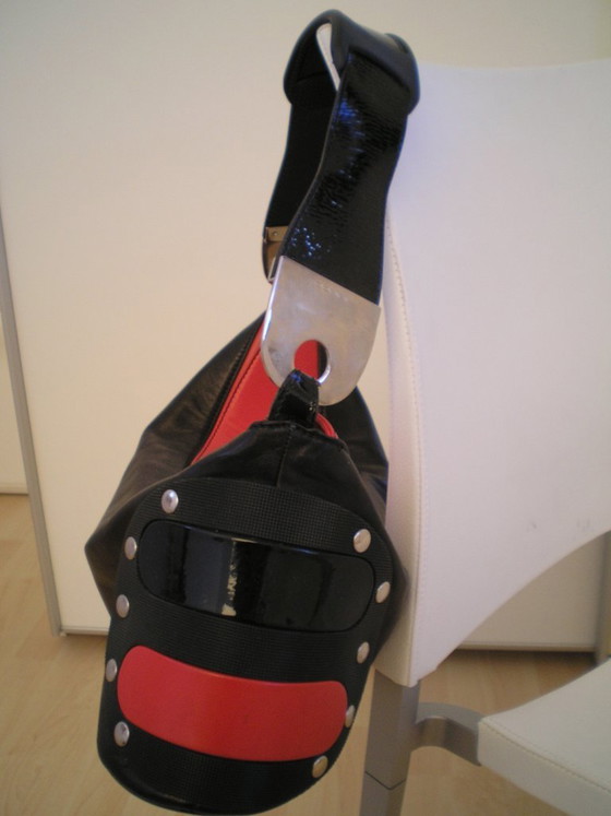 Borsa a mano di design in pelle nera e rossa (Donini) – Altre borse, Metallo (photo 4 of 8)