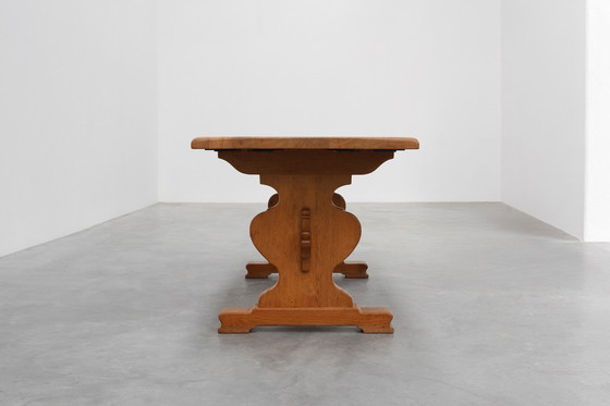 Image 1 of Französischer Eichenbodentisch des 20. Jahrhunderts mit geschwungenen Beinen und Bohlenplatte