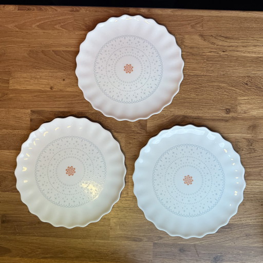 IKEA vintage milk glass plates - set of 5 (new condition)