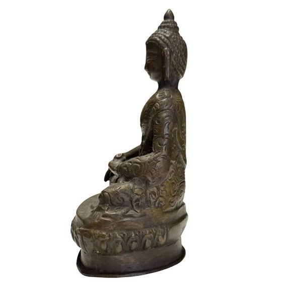 Authentic Hand-chiselled Bronze Shakyamuni Buddha – Nepal – c. 1960 – Sculpture, Mid Century Modern (photo 7 of 9)