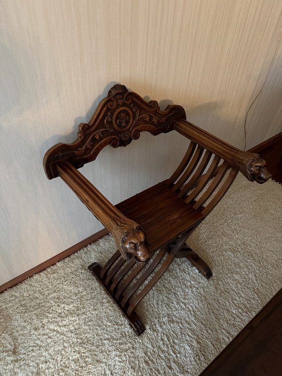 Image 1 of Sedia Savonarole in noce immacolato