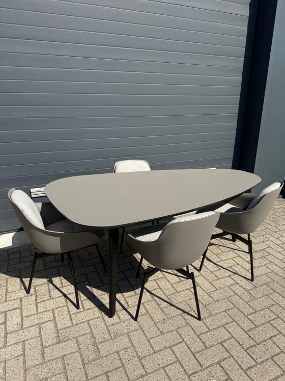 Image 1 of Table à manger Leolux - Bondi