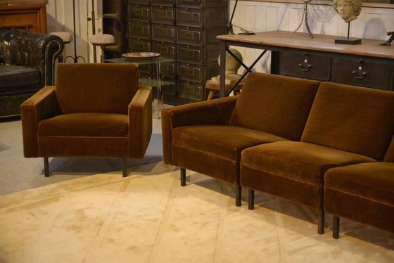 Set divano e 2 poltrone in velluto marrone degli anni '60. – Set da salotto, Design (photo 7 of 17)