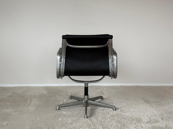 Image 1 of Sedia EA-208 Soft Pad in pelle nera, edizione storica ICF del 1973 di Charles Eames