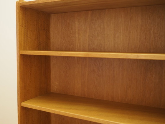 Librería danesa de chapa de fresno con estantes ajustables, años 70 – Madera (photo 10 of 18)