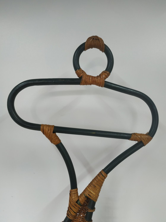 Image 1 of Rare robe vintage en rotin/objet d'art