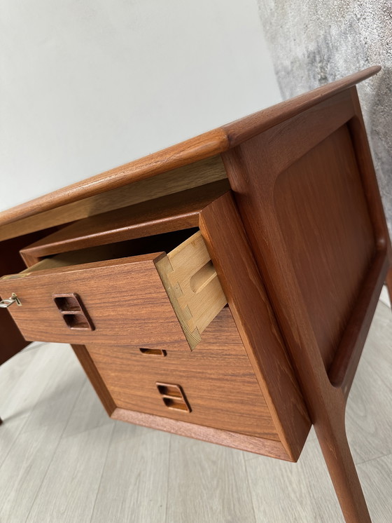 Image 1 of Bureau danois en teck by Arne Vodder, années 1960