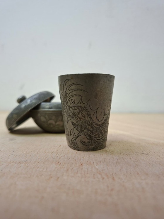 Image 1 of Vassoio cinese in peltro + tazza da tè Kut Hing Swatow 1950 ca.