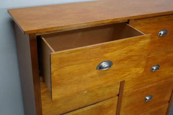 Image 1 of Duitse Eiken Apotheekkast, Midden 20e Eeuw