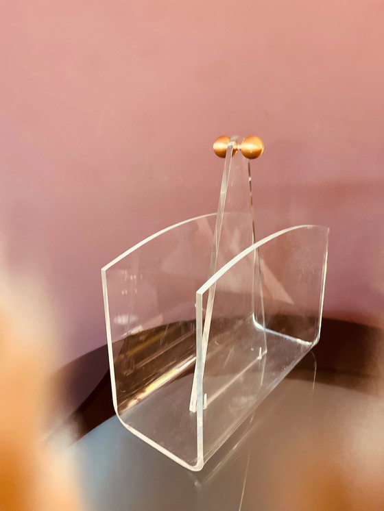 Image 1 of Zeitschriftenständer aus Plexiglas entwerfen