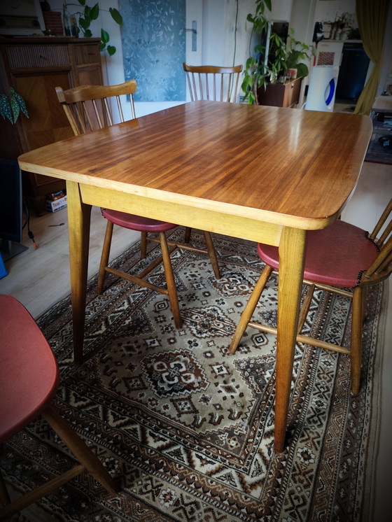 Image 1 of Cuatro sillas de comedor de listones de madera Pastoe